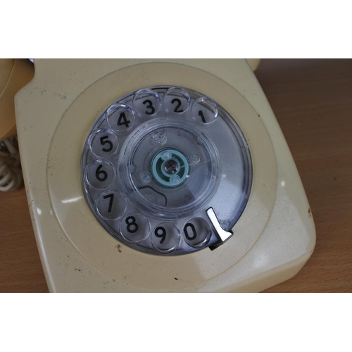 1105 - A vintage Rotary Dial telephone.