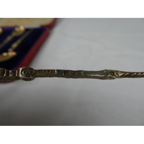 67 - A cased set of 6 antique Sterling Silver tea spoons which reads 'N.H. & R.H Aug 9th 1902.