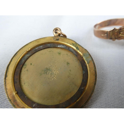 81 - Three pieceis of gold plated jewellery