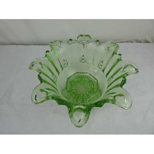 90 - A large pressed glass fruit bowl.