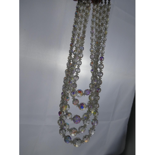 108 - A stunning antique/vintage bead necklace.