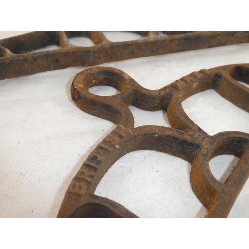 162 - A set of cast iron brackets.