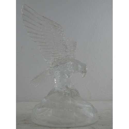 163 - A crystal eagle and a crystal owl.