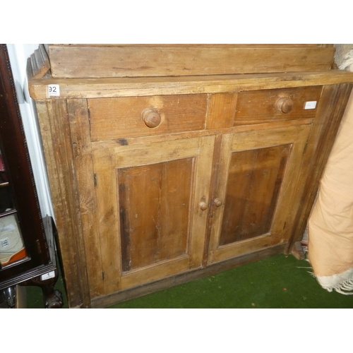 192 - A stunning antique pine two door kitchen cabinet with glass front doors.