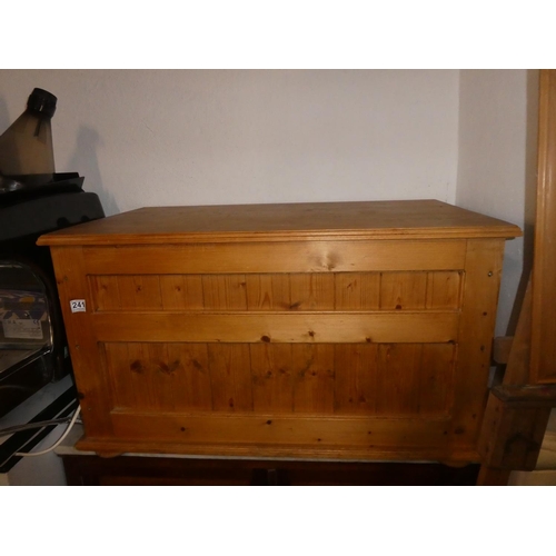 241 - A pine blanket box.