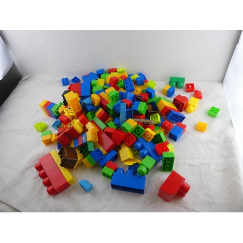 277 - A box of Mega Bloks