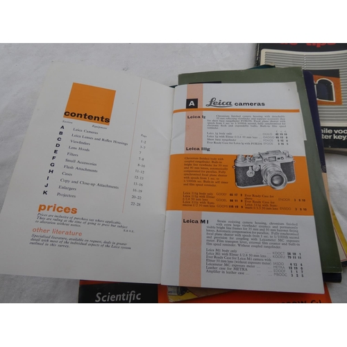 292 - A lot of vintage photographic reference brochures, to include Rolleiflex & more..