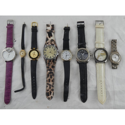 71 - A collection of wristwatches.