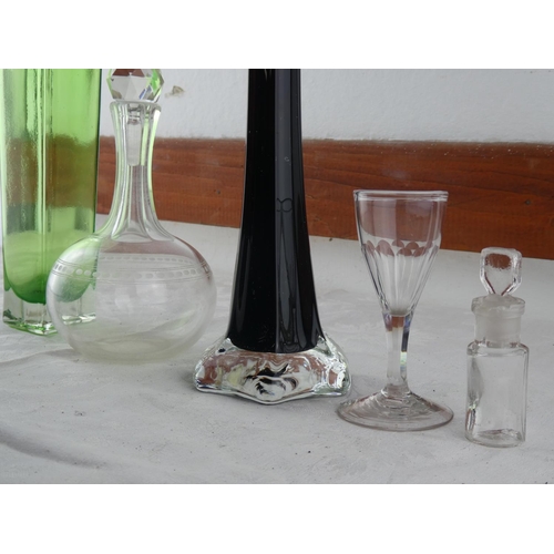 65 - A collection of vintage glass ware.