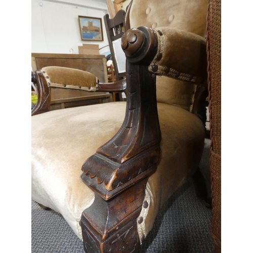 461 - A stunning antique Victorian walnut armchair.