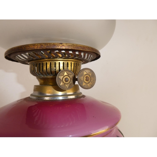 476 - A stunning antique oil lamp on decorative brass base, with hand painted font/ bowl & superb etched s... 