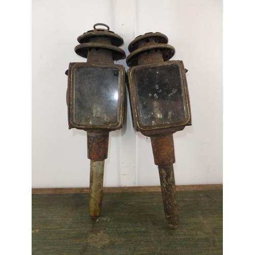 555 - A pair of antique carriage lamps for restoration.