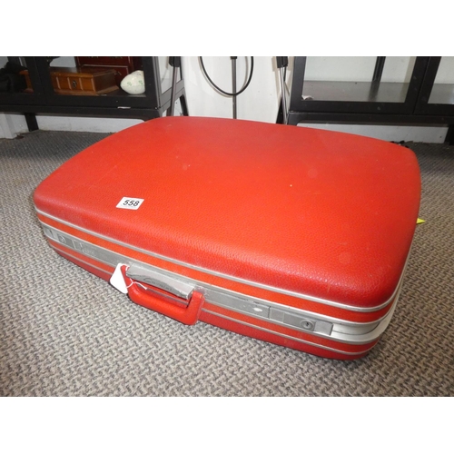 558 - A vintage Cavalet suitcase.