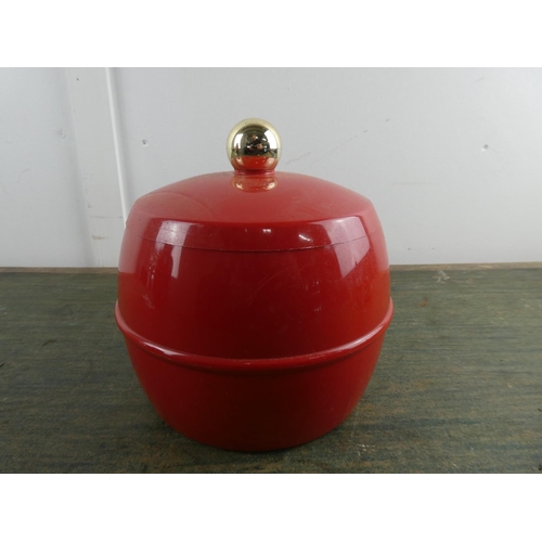 565 - A vintage lidded ice bucket made by Insulex Limited.