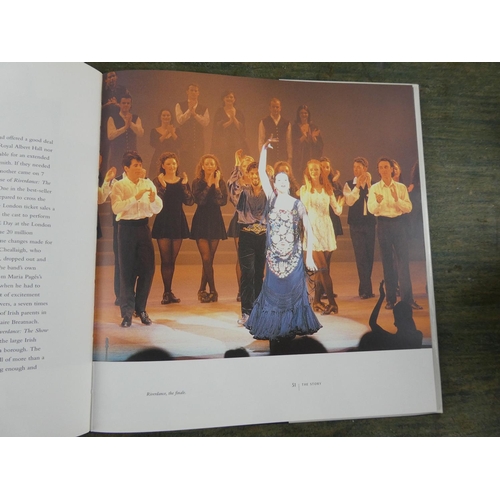 579 - 'Riverdance - The Story' book by Sam Smyth.