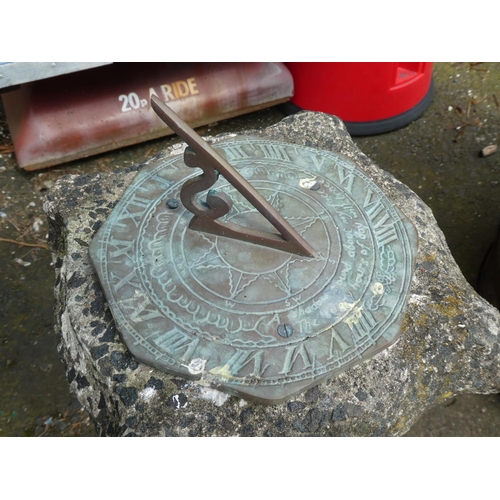 450 - A stunning antique style sun dial.
