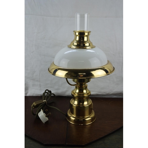 66 - A Bryssel oil lamp style table lamp.