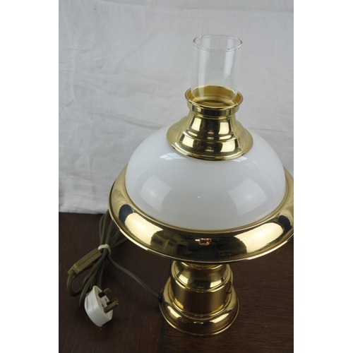 66 - A Bryssel oil lamp style table lamp.