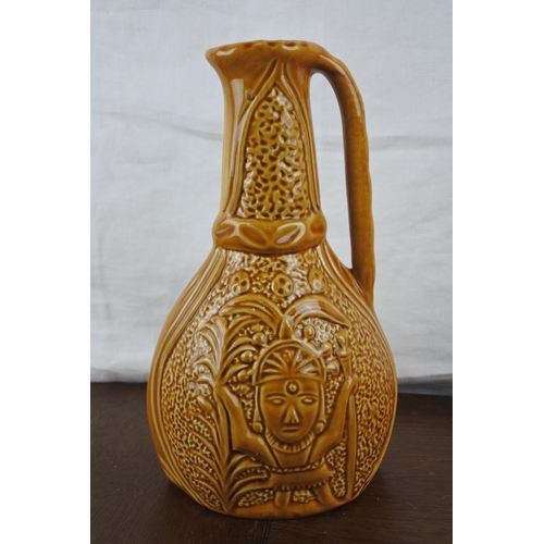 75 - A large vintage Sadler jug.