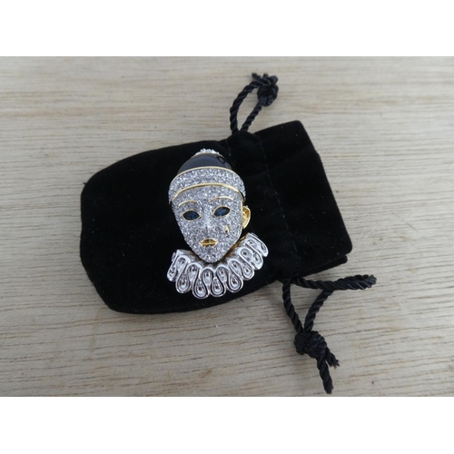 511 - A stunning Swarovski Crystal brooch.