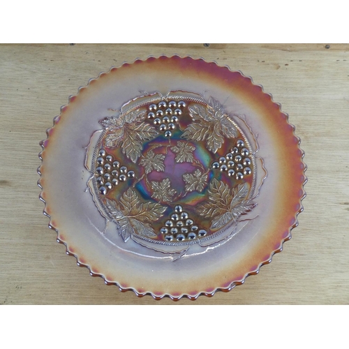 547 - A stunning Carnival Glass dish.