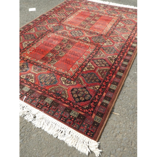 602 - A stunning decorative rug. (Measuring 220x140cm).
