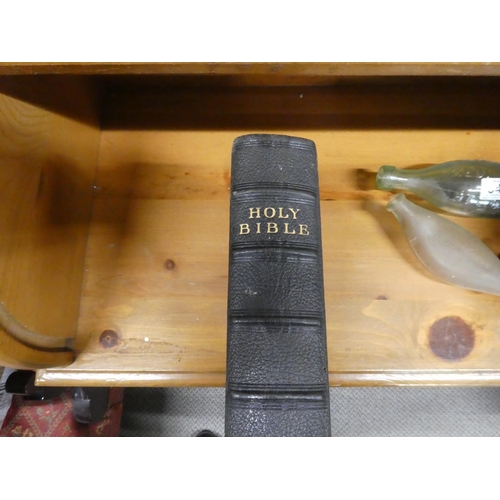 642 - A vintage Holy Bible.