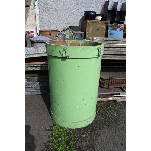 974 - A vintage wooden flour bin.