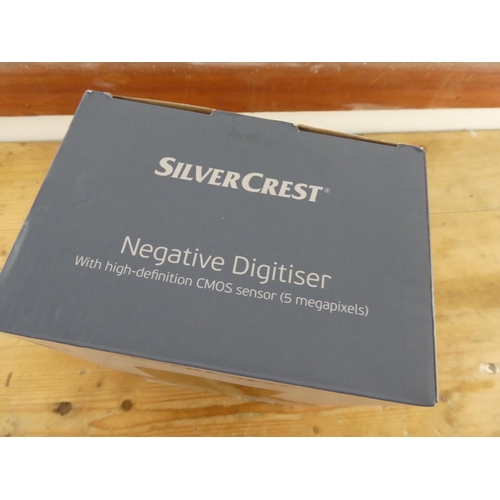 186 - A boxed SilverCrest negative digitiser.