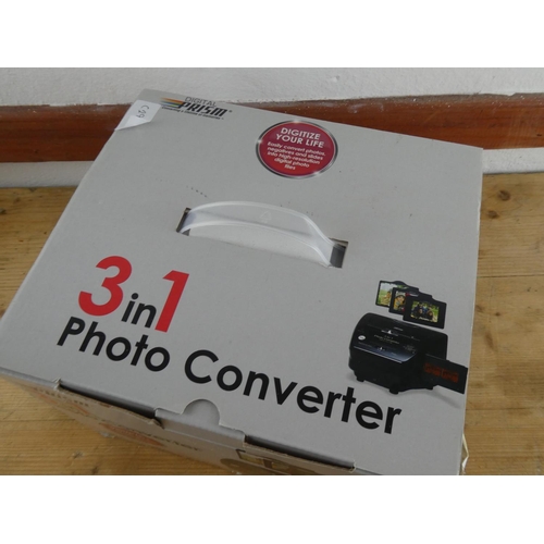 199 - A boxed Digital Prism 3 in 1 photo convertor.