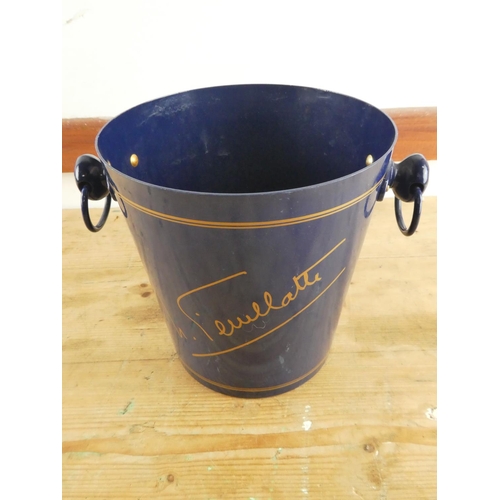 221 - A vintage ice bucket.