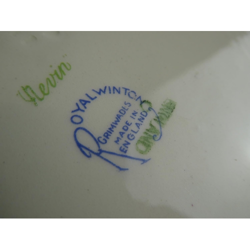 283 - A vintage Royal Winton 'Nevin' dinner service.