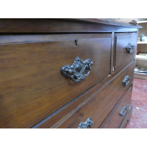 291 - A stunning antique mahogany dressing table.