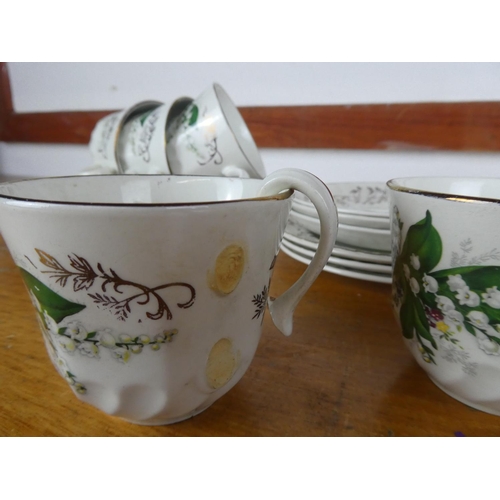 64 - A decorative Ridgway pottery tea set.