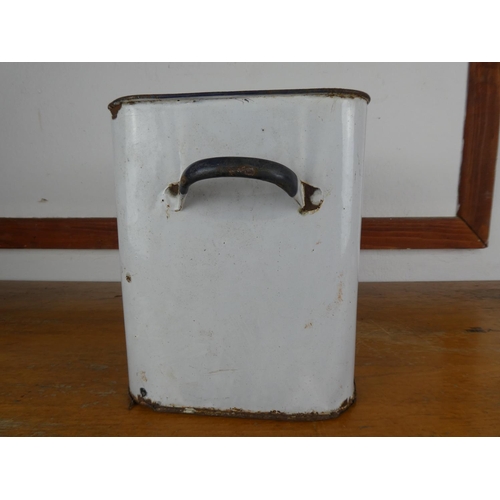 82 - A vintage enamel bread bin. (lacking lid)