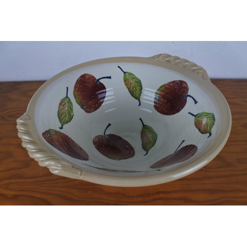 196 - A stunning fruit bowl, measuring 34cm.