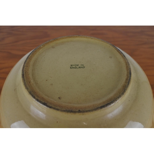 199 - A vintage baking bowl, measuring 26cm.