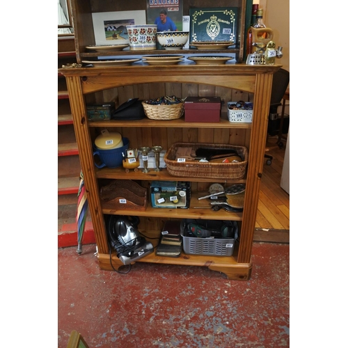 391 - A pine bookcase.