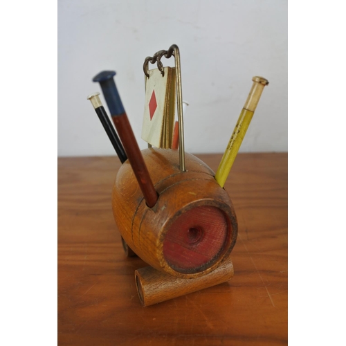 398 - An unusual vintage wooden barrel pencil set for playing bridge/ whist.