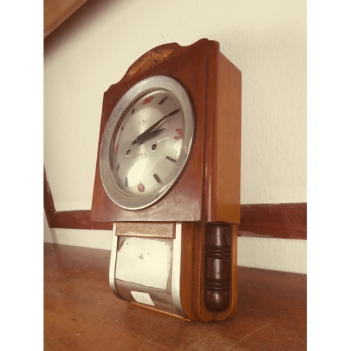 488 - A vintage White Mountains 15 day wall clock.