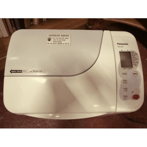 522 - A Panasonic SD-253 bread maker.