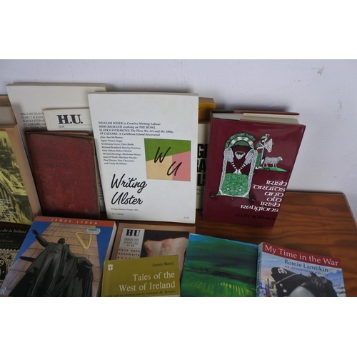 571 - A large collection of Irish related reference books.