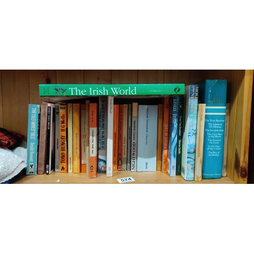 574 - A job lot of books to include 'The Irish World' by Thames & Hudson.