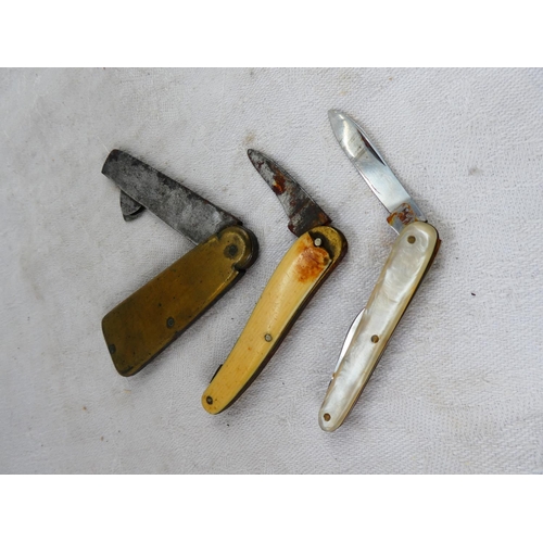 48 - Three vintage pen knives to include Barber Era & more.