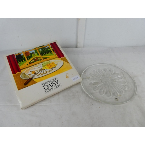 576 - A vintage Dartington Daisy glass dish in original box.