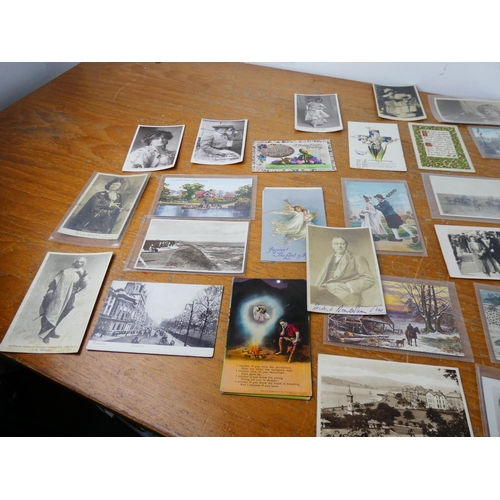 339 - A collection of postcards.