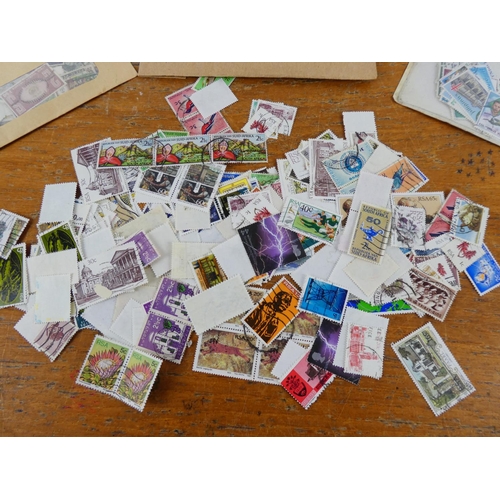 340 - An assorted lot of collectors stamps.