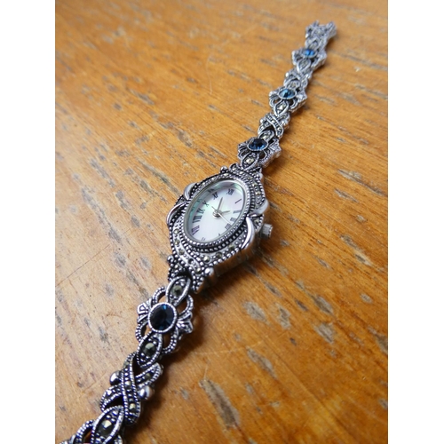 373 - A ladies wrist watch.