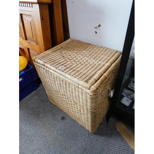 398 - A large linen/storage basket, measuring 21