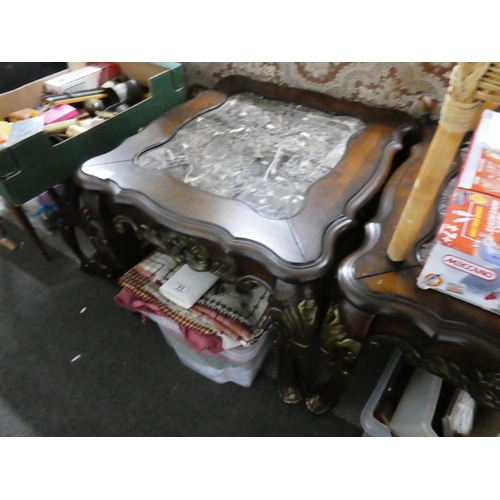 78 - A stunning mahogany occasional table with carved detail and marble effect top, measuring 26